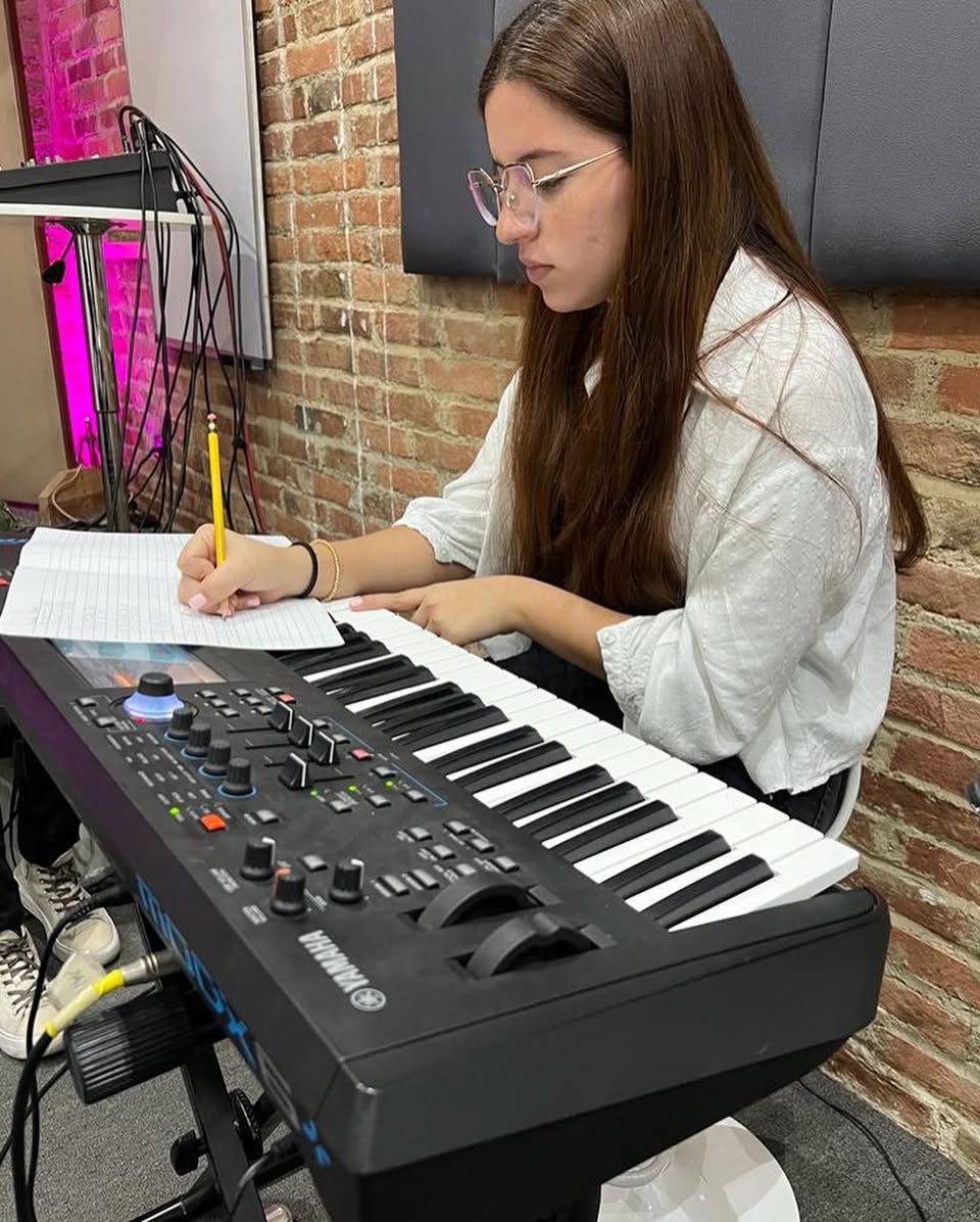 Clase de piano en AG Academy
